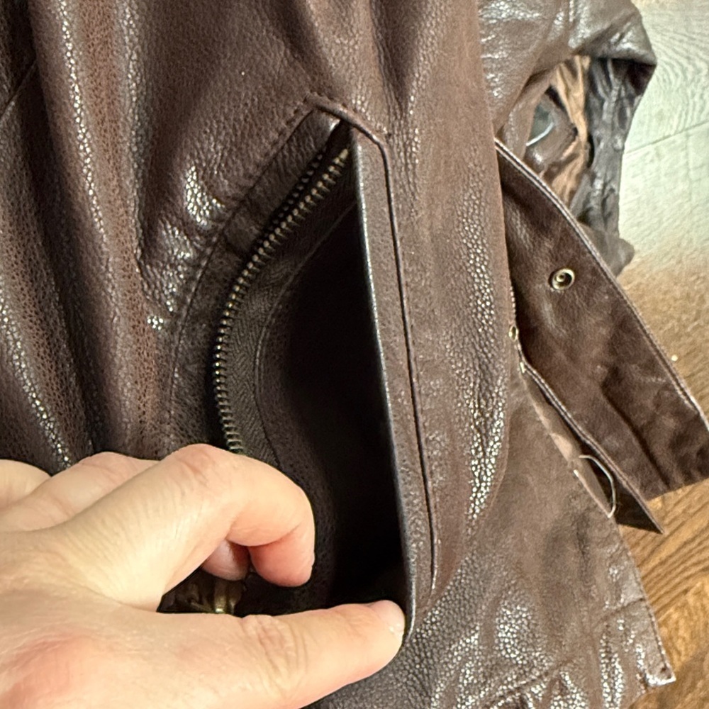 Vintage men’s brown leather jacket - Picture 6 of 10